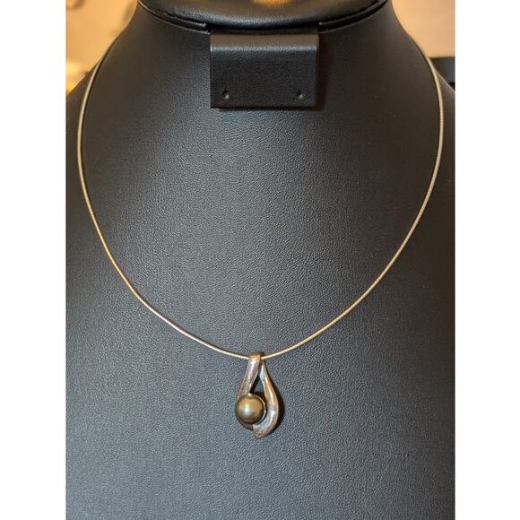 VTG 925 Sterling Tahitian Black Pearl Pendant on Sterling Wire Collar Necklace